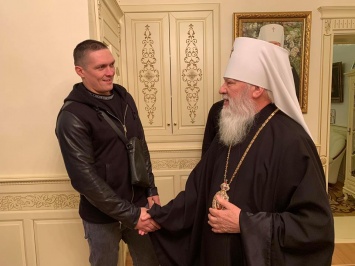 Усик приехал к одесскому митрополиту Агафангелу за благословением