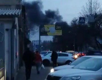 Пожар у Чумки: район заволокло густым черным дымом