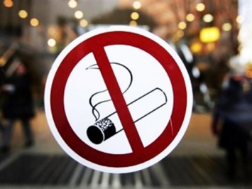 В Ростове запретили курить в лифтах и подъездах