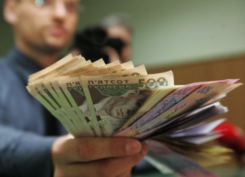 Зарплаты в Украине в 2019 году: насколько поднимут и чем грозит повышение минималки