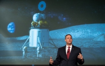 США намерены быстро начать освоение Луны (видео)
