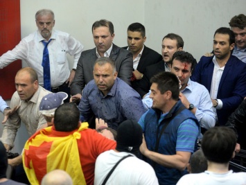 В Северной Македонии экс-спикера парламента и двух бывших министров задержали по подозрению в террористическом заговоре