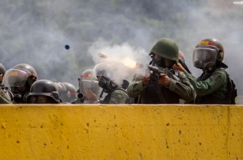 В столкновениях с военными Венесуэлы на границе с Бразилией погиб индеец