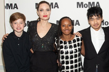Анджелина Джоли сводила старших детей на премьеру в Нью-Йорке