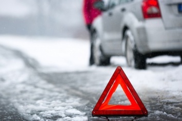 Последствия снегопада и метели: в Одессе за день произошло более 50 аварий