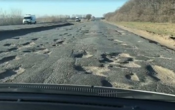 В "Укравтодоре" заявили, что трассу Киев-Одесса не ремонтировали с 70-х годов