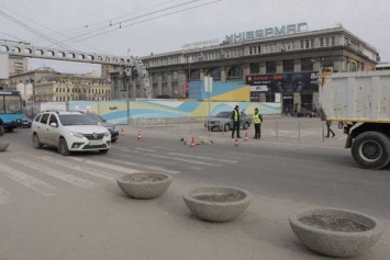 Стало известно, кем была женщина, погибшая под колесами грузовика на Героев Майдана