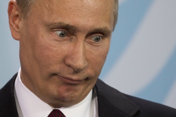 Пенсионерка Путина пришла выбирать телевизор с крестом, украинцы смеются: «Ужас дикий»