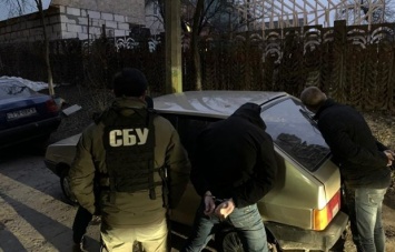 На Киевщине полицейский за деньги обещал помочь избежать наказания