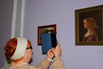 В Николаеве открыли выставку живописи, которую создала сама природа