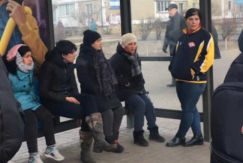 На остановках в Киеве работают цыгане