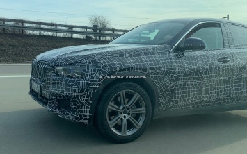 Новое поколение BMW X6 показало раздутые "ноздри"