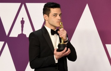 Этот неловкий момент: Рами Малек упал со сцены вместе со статуэткой "Оскар"