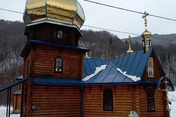 Устоили ''темную'': на Закарпатье сторонники РПЦ избили украинского священника
