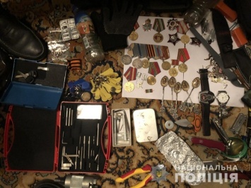 Более 10 краж: в Харькове поймали квартирных воров