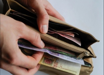 Госстат: За год реальная зарплата украинцев выросла почти на 10%