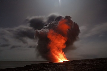Названо крупнейшее извержение вулкана в 2018 году