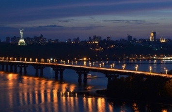 В Киеве на выходных частично перекроют мост Патона, стала известна причина