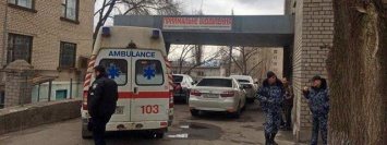 В Днепре водители заблокировали подъезд к больнице для «скорой» с тяжелым пациентом