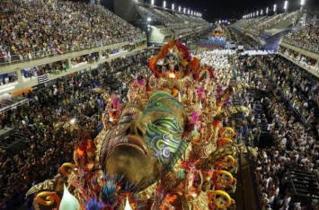 В Бразилии начался знаменитый бразильский карнавал