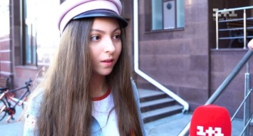 Дочь Оли Поляковой в честь своего дня рождения оголилась на камеру