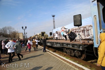 В оккупированную Керчь прибыл поезд с трофеями из Сирии