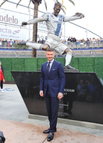 «Лос-Анжелес Гэлакси» установил статую Бекхэму