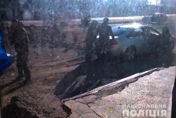 В Красноильске хулиганы привязали агитационную палатку Тимошенко к машине и увезли