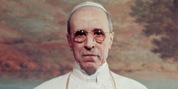 Ватикан рассекретит архивы из-за обвинений понтифика Пия XII в бездействии во время холокоста