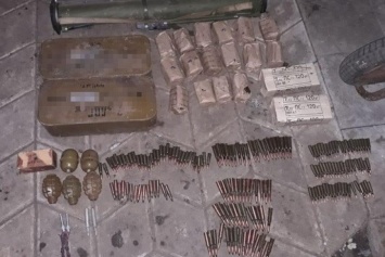 В Донецкой области военный украл из части РПГ, гранаты и 1600 патронов