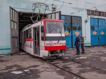 Шестой пошел: на улицы города пустили еще один трамвай, собраный в Запорожье