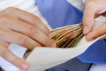 Минюст назвал топ-3 предприятий-должников по зарплате