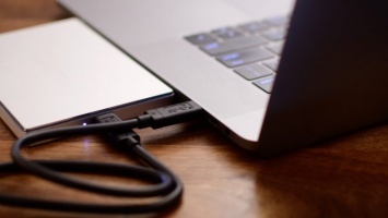 Почему вам не придется обновлять свой MacBook ради USB 4