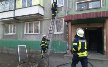 В Запорожье горела квартира в пятиэтажке (ФОТО)