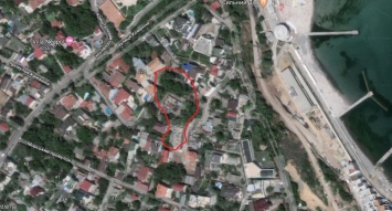 Экс-мэр Теплодара хочет построить таунхаусы на месте бывших румынских конюшен в Аркадии: прокуратура против