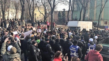В Киеве акция феминисток закончилась дракой с правыми радикалами