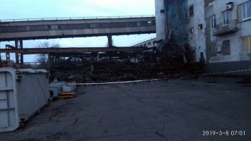 В Донецке на шахте обвалился мост