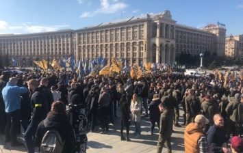 Нацкорпус митингует в Киеве против схем в оборонке