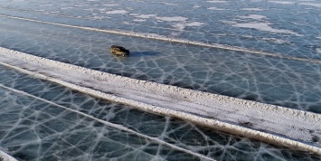 Сибирские водители поразили британцев бесстрашием на зимних переправах