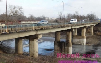Для грузовых автомобилей закроют дорогу через Северо-Крымский канал