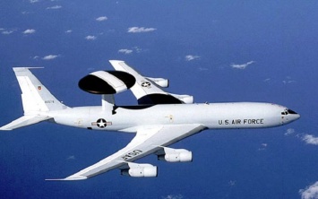 Военный самолет США пролетит над Россией - известна причина