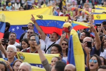 В США посоветовали Мадуро провести остаток жизни на пляже, вдалеке от Венесуэлы
