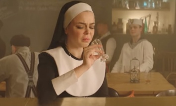 Алина Гросу в роли монахини появилась в клипе на песню "Дикая"