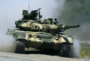 "До Харькова 120 км, до Сум еще меньше": очевидец снял переброску танков Путина