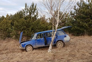 У пенсионера украли старинный автомобиль