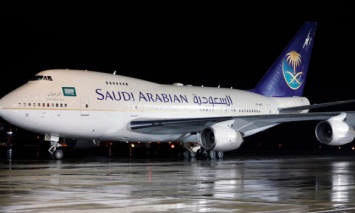 Саудовский самолет экстренно вернулся в аэропорт из-за пассажирки, которая забыла своего ребенка в терминале ожидания