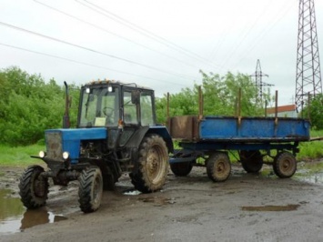 Под Ульяновском пьяный тракторист угробил друга, перевозимого в прицепе