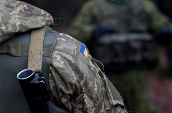 В зоне ООС на мине подорвалась машина с украинскими военными