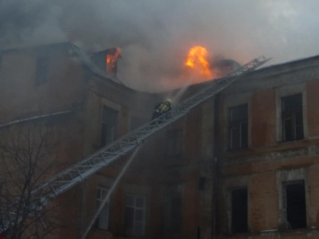 Сгоревшую усадьбу на Грушевского в Киеве через суд лишили статуса памятника архитектуры