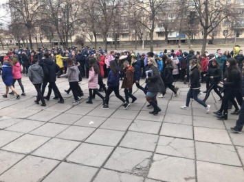 В Кривом Роге спасатели эвакуировали детей из школы